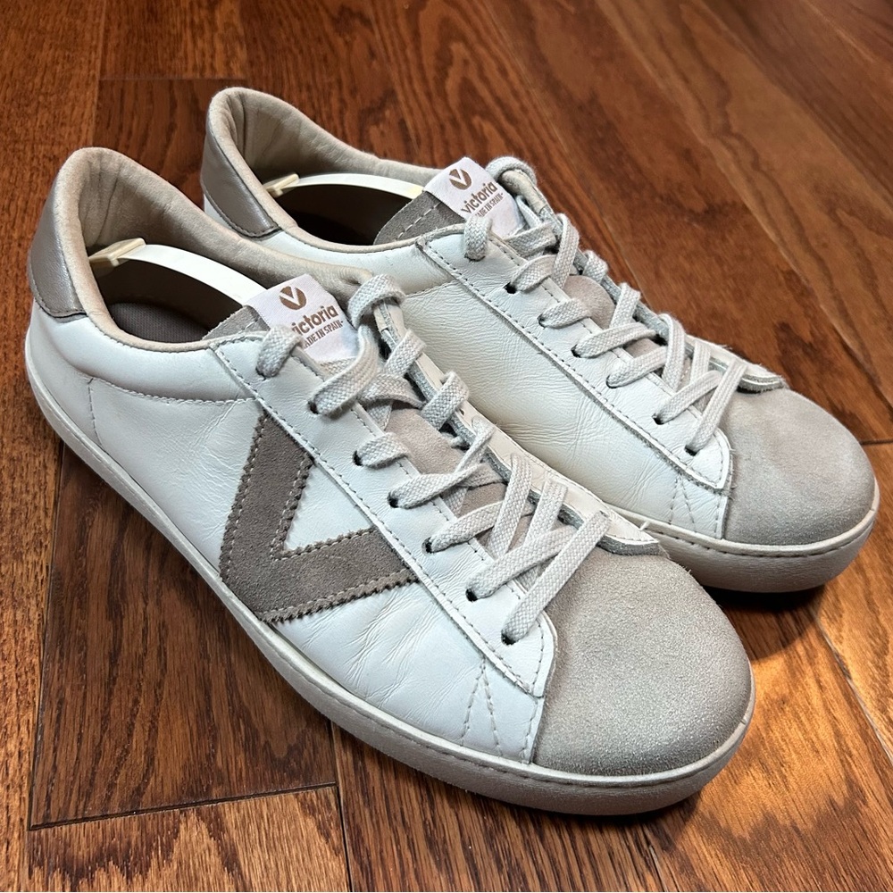Victoria Berlin Leather sneaker in whire beige size 41EU/10US women/8US men